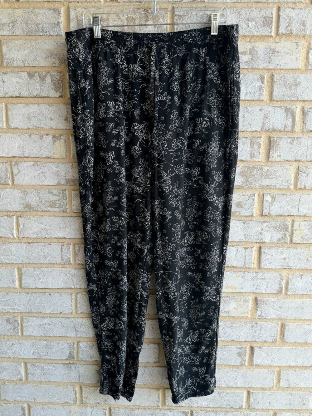 J. Jill Black/White Floral 100% Rayon Pull On Drawstring Pants Women's Size L